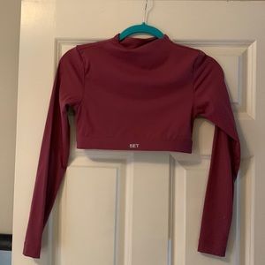 Set active. Cropped long sleeve. Sport body material. Canyon.